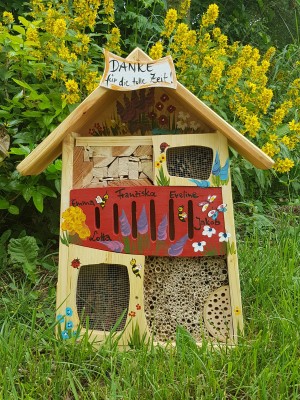 Insektenquartier Rot groß bemalt personalisierbar