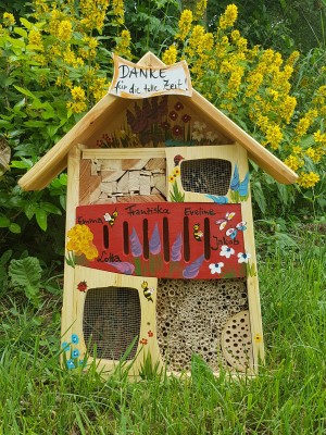 Insektenquartier Rot groß bemalt personalisierbar