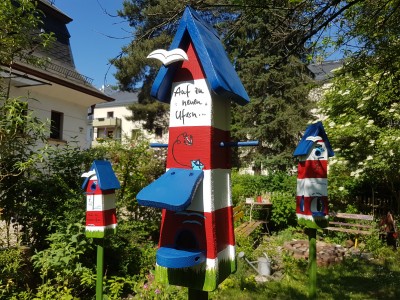 Vogelhaus Futterhaus "Auf zu neuen Ufern" Leuchtturm - personalisiert