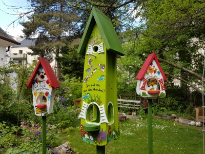 Kombiniertes Vogelhaus - Minivilla 2 Gartenzauber Schmetterlinge kiwigrün - personalisiert