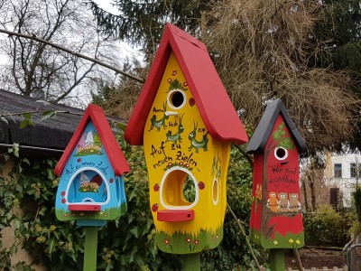 Kombiniertes Vogelhaus - Minivilla 1 Grashüpfer gelb - personalisiert